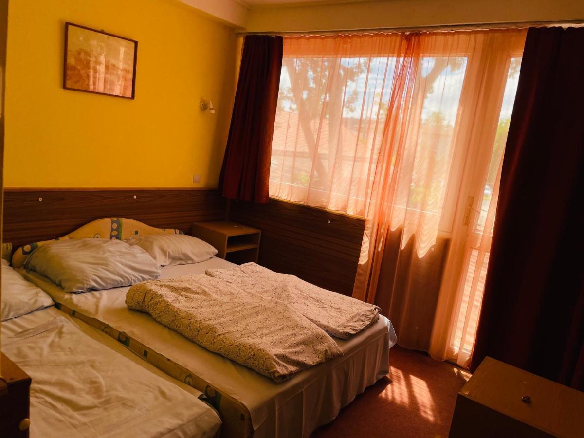 Rev Szallo Balaton Hotel Szántód Eksteriør billede